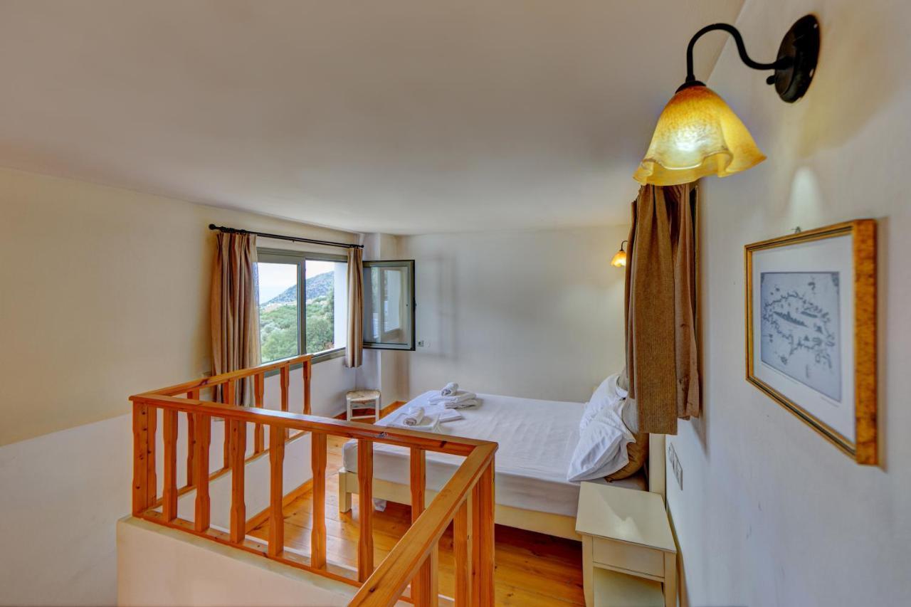Mourtzanakis Residence - Traditional Eco Hotel In Achlada Akhládha Exterior foto